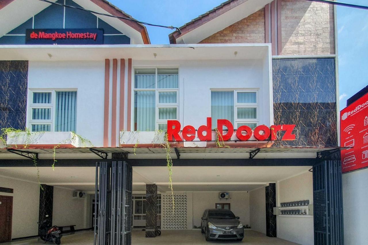 红多兹伊斯兰酒店-近梭罗百丽宫商场2号 Bonorejo 外观 照片